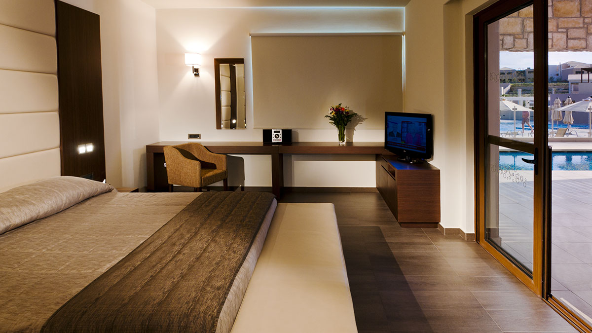 Junior Suite Sea View Swim Up